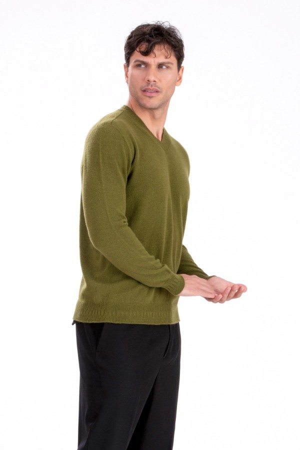 Scollo a V coste alternate uomo in 100% Cashmere